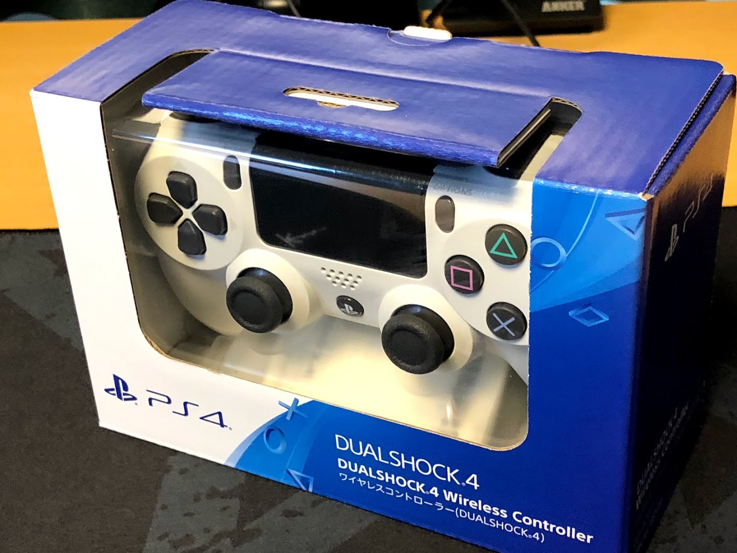 PS4コントローラ箱